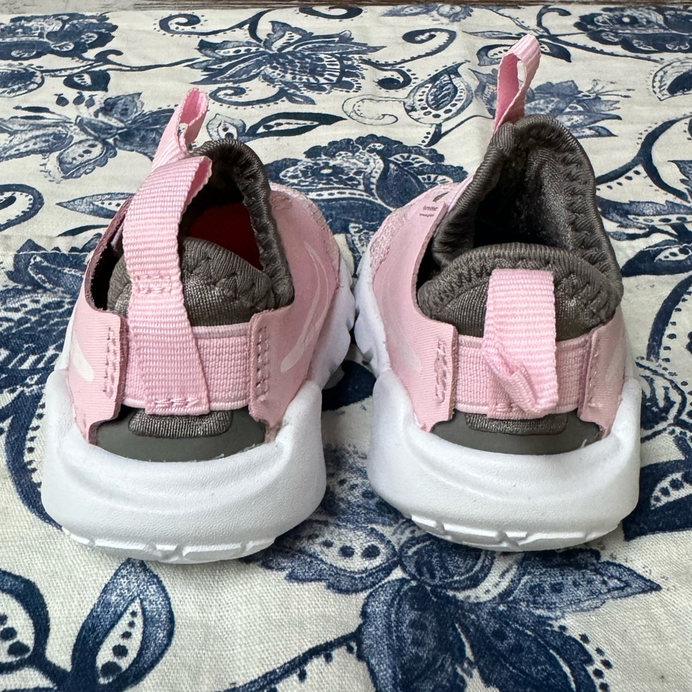 🌸NEW🌸 Nike Flex Runner 2 Slip-On Sneaker - Picture 4 of 7